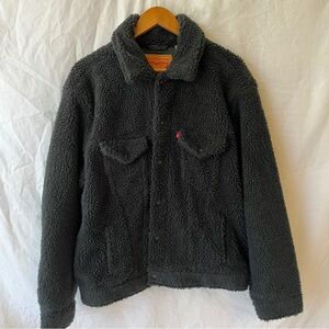 Men’s Navy blue Levi’s Sherpa Trucker Jacket, size L